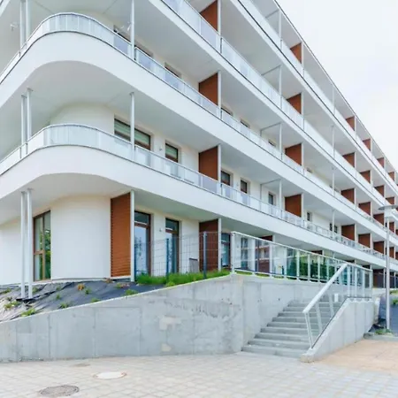 Aparts Care Ku Morzu 49 Wschodni Z Porannym Sloncem Parking * סיאנוז'טי
