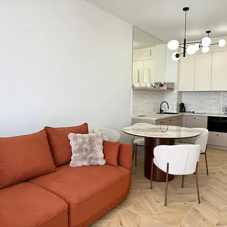 Aparts Care Ku Morzu 49 Wschodni Z Porannym Sloncem Parking דירה