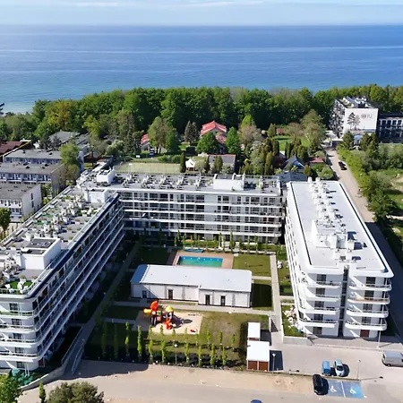 Aparts Care Ku Morzu 49 Wschodni Z Porannym Sloncem Parking סיאנוז'טי